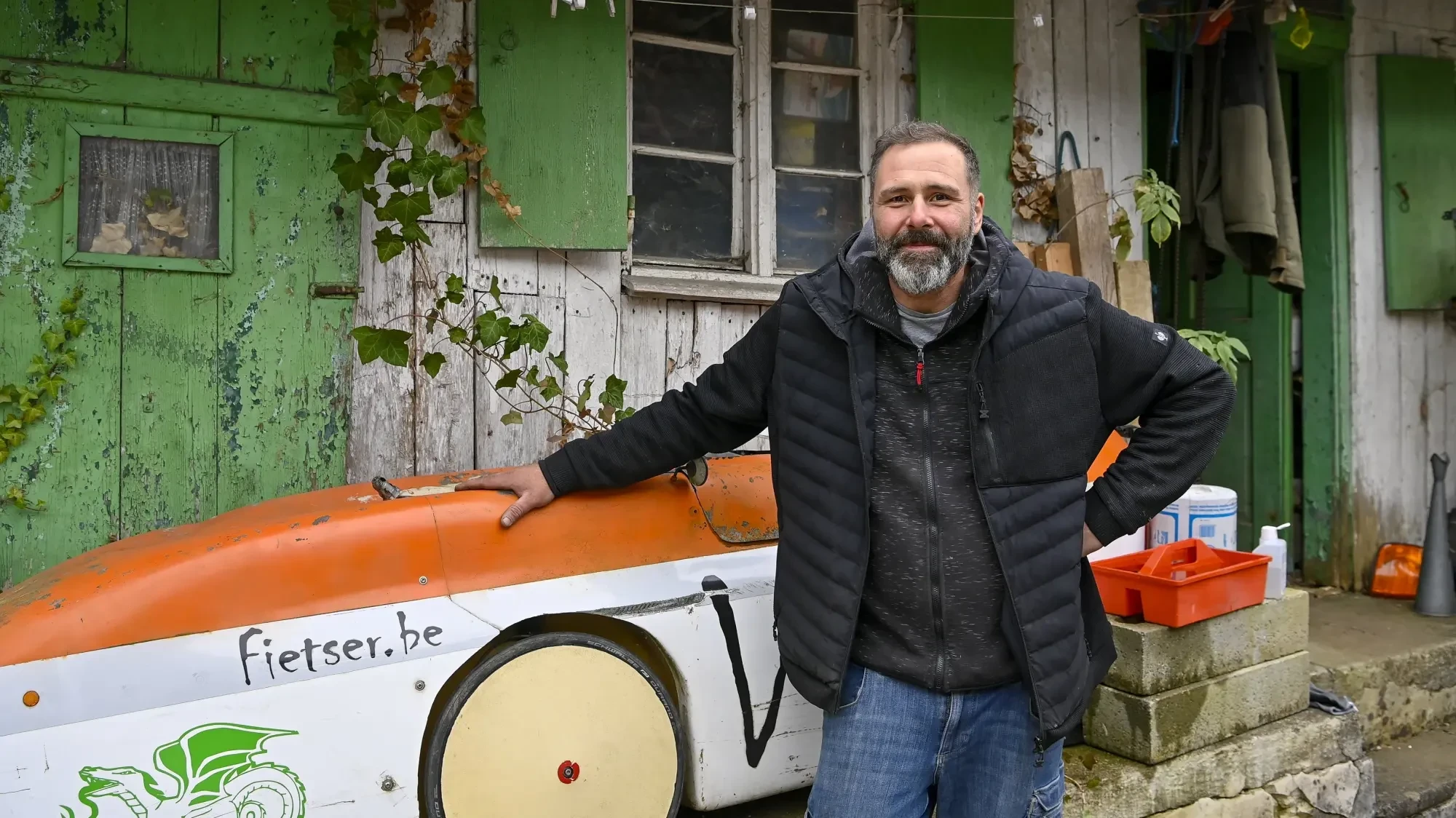Marcus Mayr - Inhaber von Mayr Entsorgung bei der professionellen Entrümpelung in Landsberg